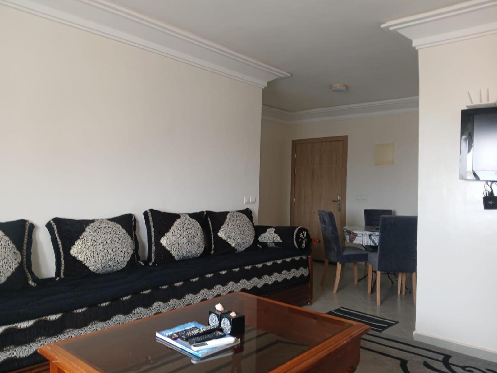 Appartement Vue Panoramique Sur Avec Climatisation! A 5 Minutes A Pied De La ! A Environ 6 Minutes En Voiture Du Centre D'agadir Et A 10 Minutes En Voiture De Taghazout ! Agadir